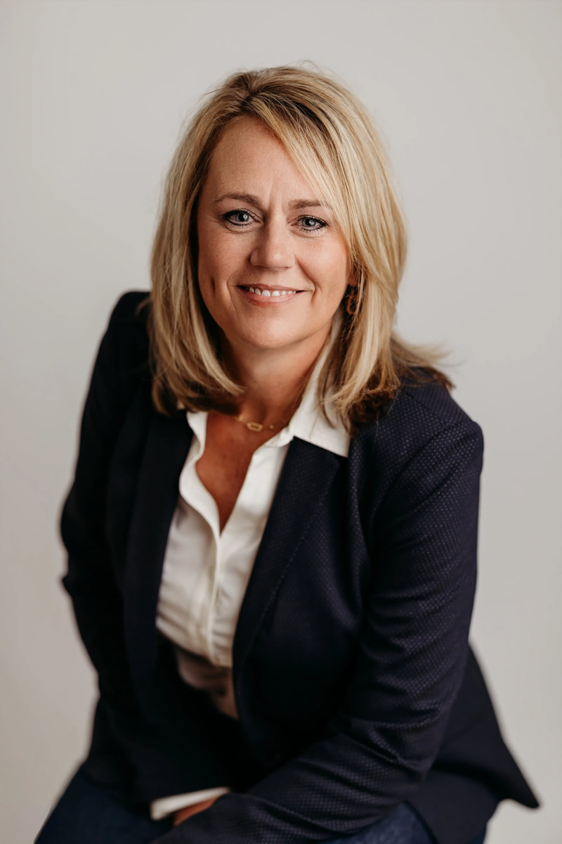 Barbara "BJ" Knapp